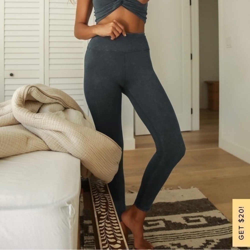 Lulus Fit for Life Charcoal Grey High Waisted Leggings Size Medium NWT